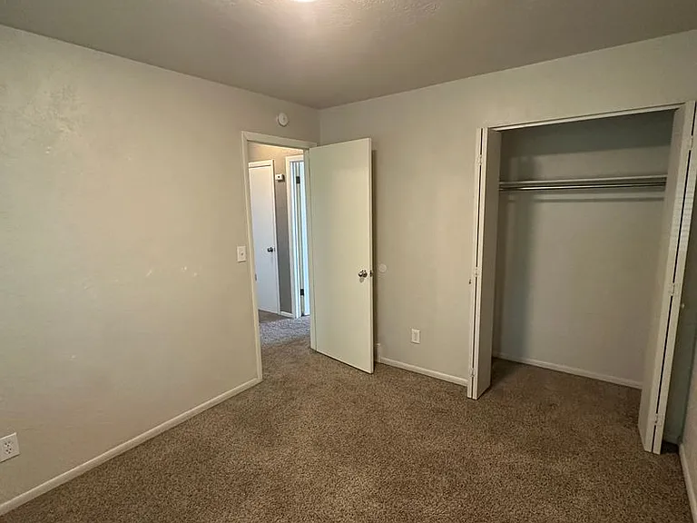 306 Lincoln Ave — Photo 6