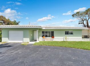 2555 SE 6th St, Pompano Beach, FL 33062