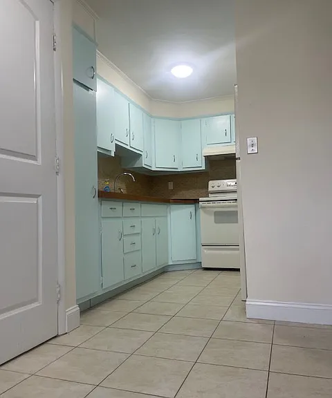 590 Mill Rd #10 — Photo 6