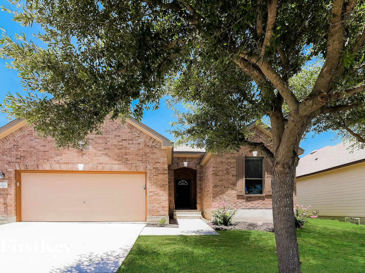 3 bed, 2.0 bath, 1660 sqft, $1,780 — Photo 1