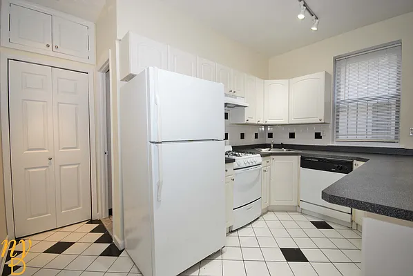 Rented by New York Dwellings LLC | media 12