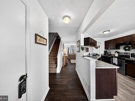 4th image of 368 Park Ln