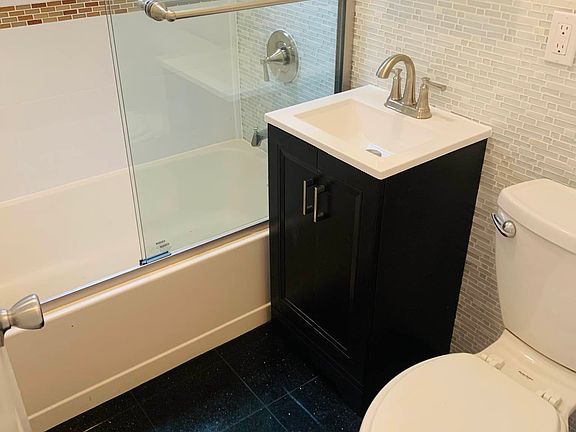 5th image of 3038 14th St APT 3R