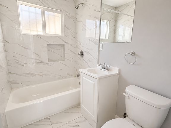 4th image of 3923 S Gibraltar Ave #3
