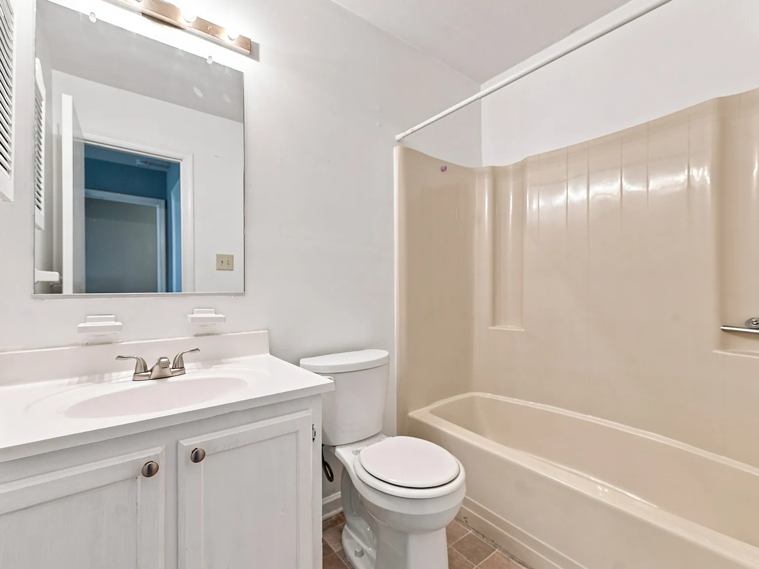 2 bed, 2.5 bath, 1250 sqft, $1,850 — Photo 3