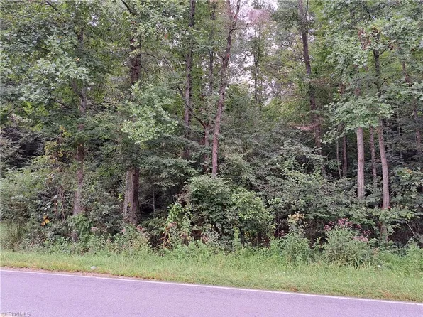 Sunset Dr, Wilkesboro, NC 28697