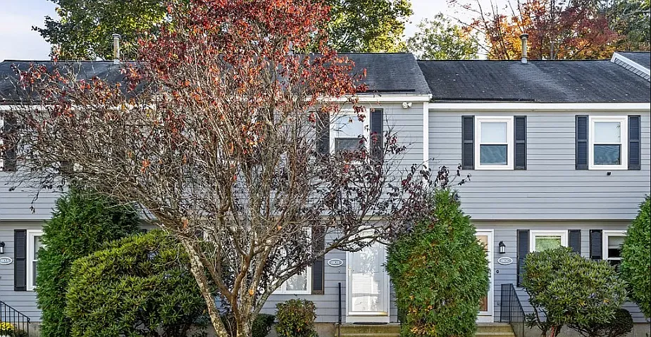 Photo 2 of 21 - 810 Lawrence St #810 - Lowell, MA Building Photo - 810 Lawrence St #810