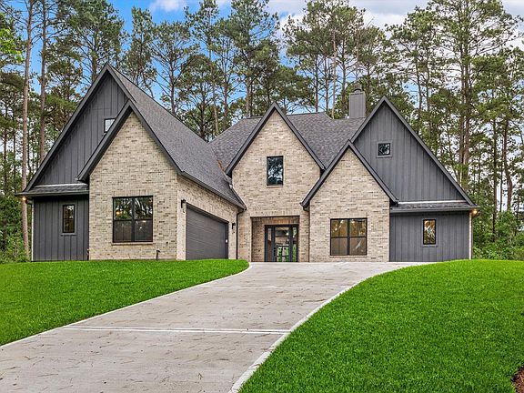 2nd image of 105 Sanctuary Rd