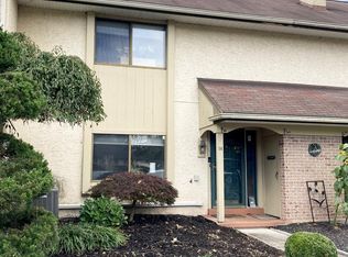 14 Pine Woods Ct, Reading, PA 19607