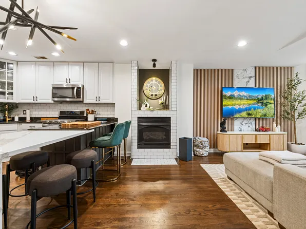 2625 N Ashland Ave APT 1B, Chicago, IL 60614