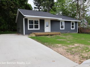 28 Fremont Ave, Fremont, MI 49412