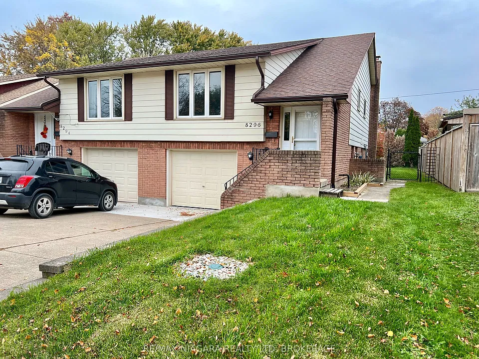 8296 Mundare Cres