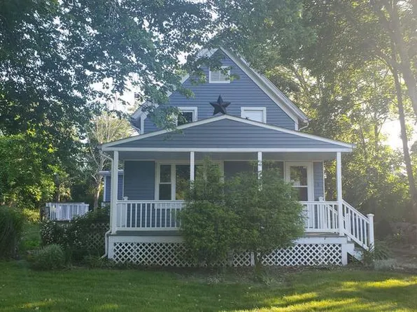 6 Pilgrim Rd, Quaker Hill, CT 06375