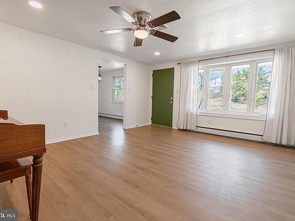 5th image of 282 East Broadway