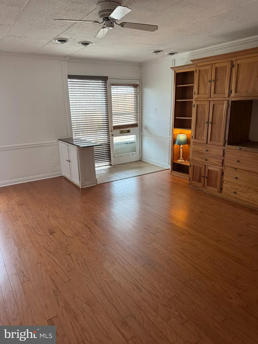 Building Photo - 2633 Fort Farnsworth Rd #268