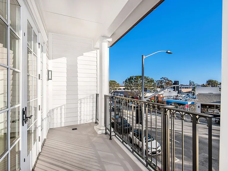The Residences at Palisades Village — Photo 29