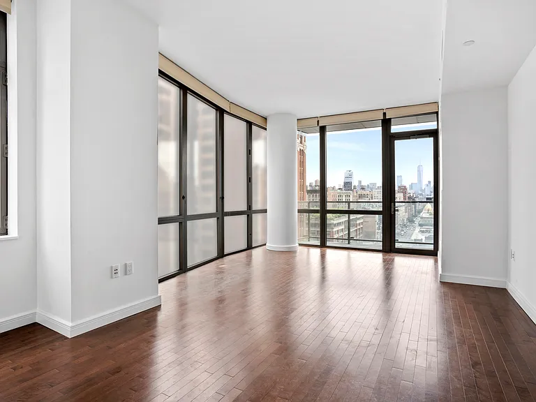 101 W 24th St #14D — Photo 3