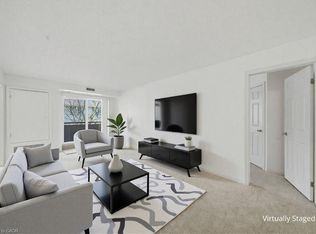 416 Limeridge Rd E #303, Hamilton, ON L9A 2S7