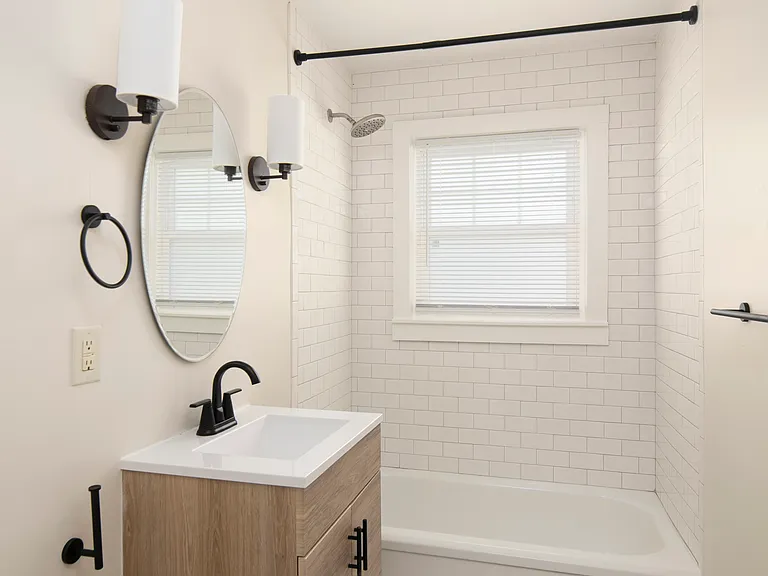 277 Elmwood Dr — Photo 4
