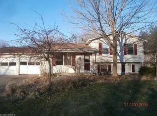 7892 Lester Dr, Painesville, OH 44077