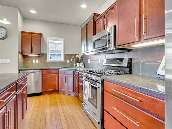 5th image of 1235 Cameron Cir