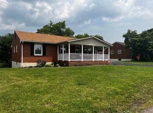 5845 Darby Rd, Roanoke, VA 24012