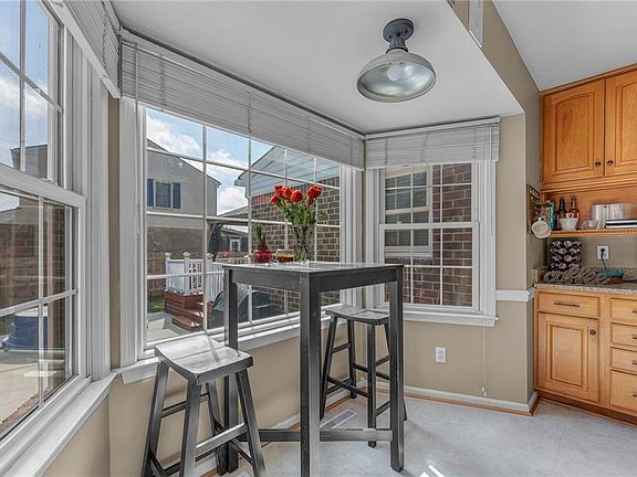 4th image of 1624 Ridge Ct