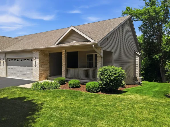 792 Brandon Wyley Dr #1, Dixon, IL 61021