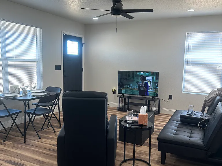 104 Chisum Dr #B — Photo 3