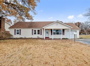 1825 Derhake Rd, Florissant, MO 63033