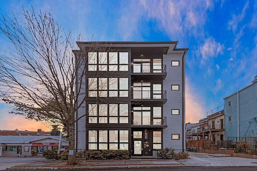 Building Photo - 1012 Harvard St NW #7