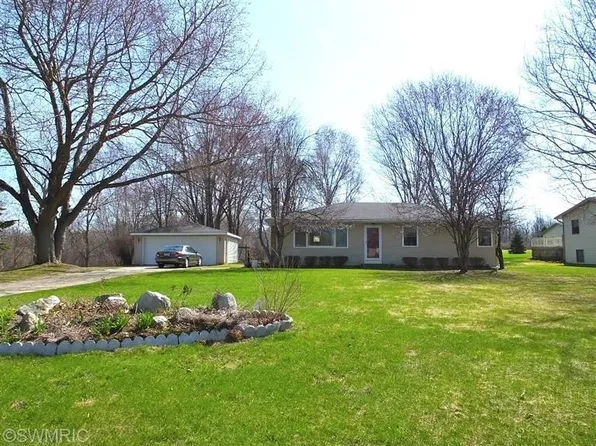 14250 12th Ave, Marne, MI 49435