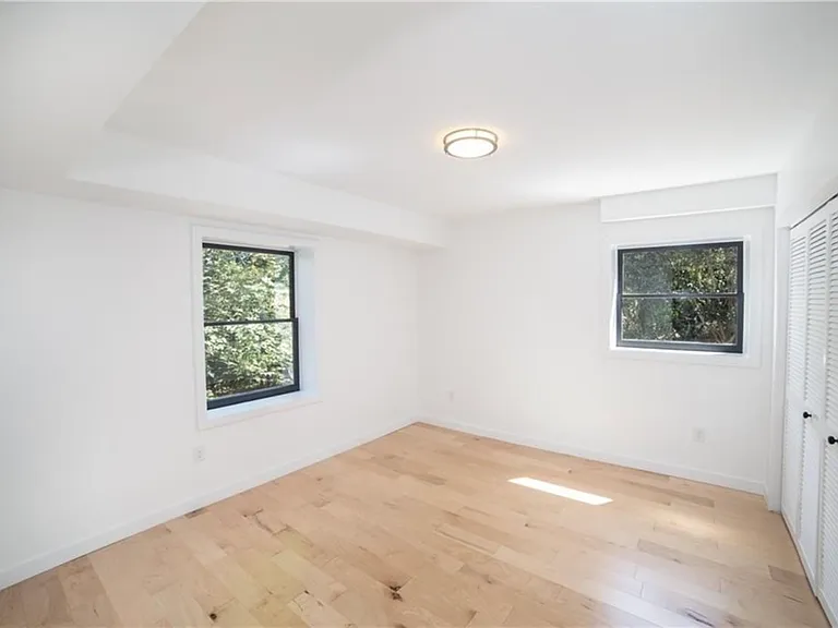 414 Shorecrest Dr — Photo 26