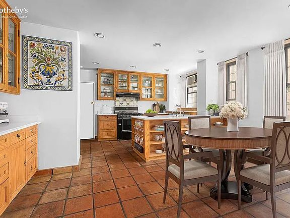4th image of 419 E 57th St #Em