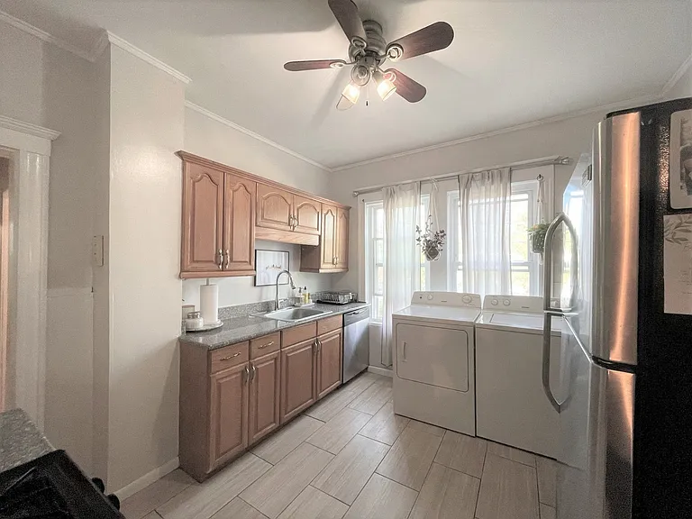 95 Bridge St #1 — Photo 4