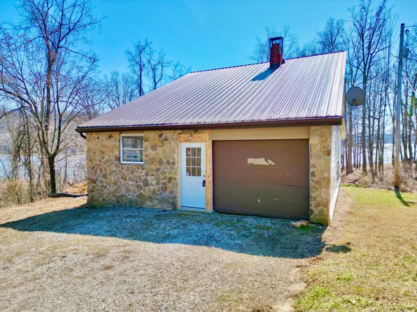 23497 Hideaway Dr, Senecaville, OH 43780