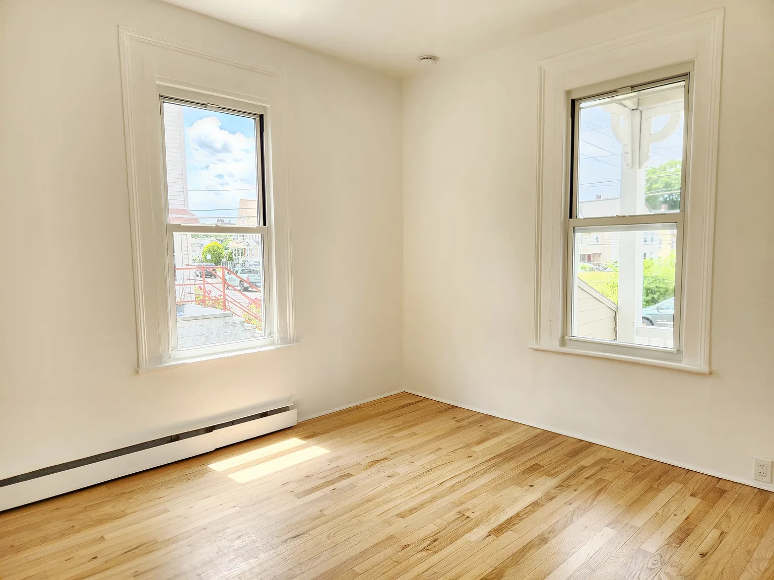 2 bed, 800 sqft, $2,100 — Photo 2