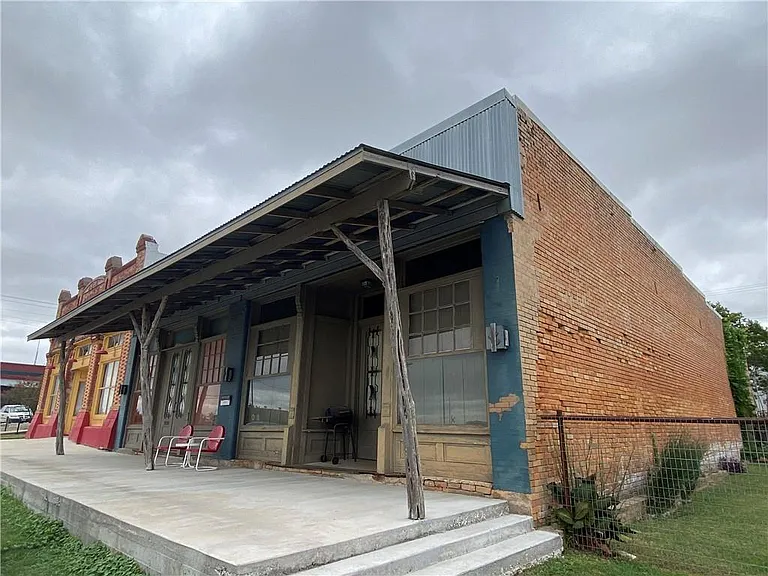 202 N Commerce St — Photo 20