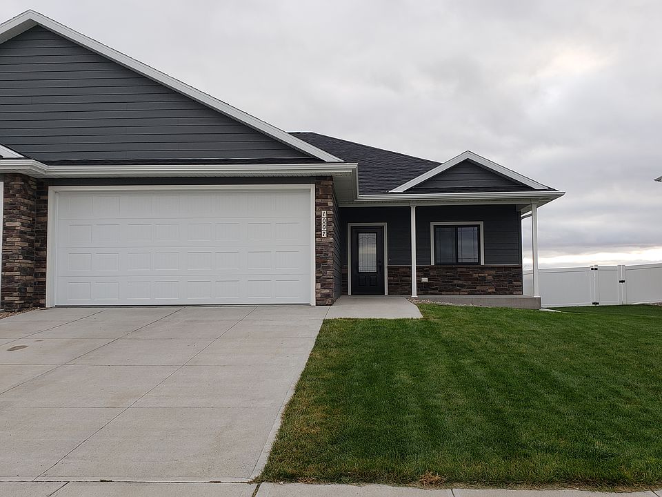 1st image of 1009 Remington Dr