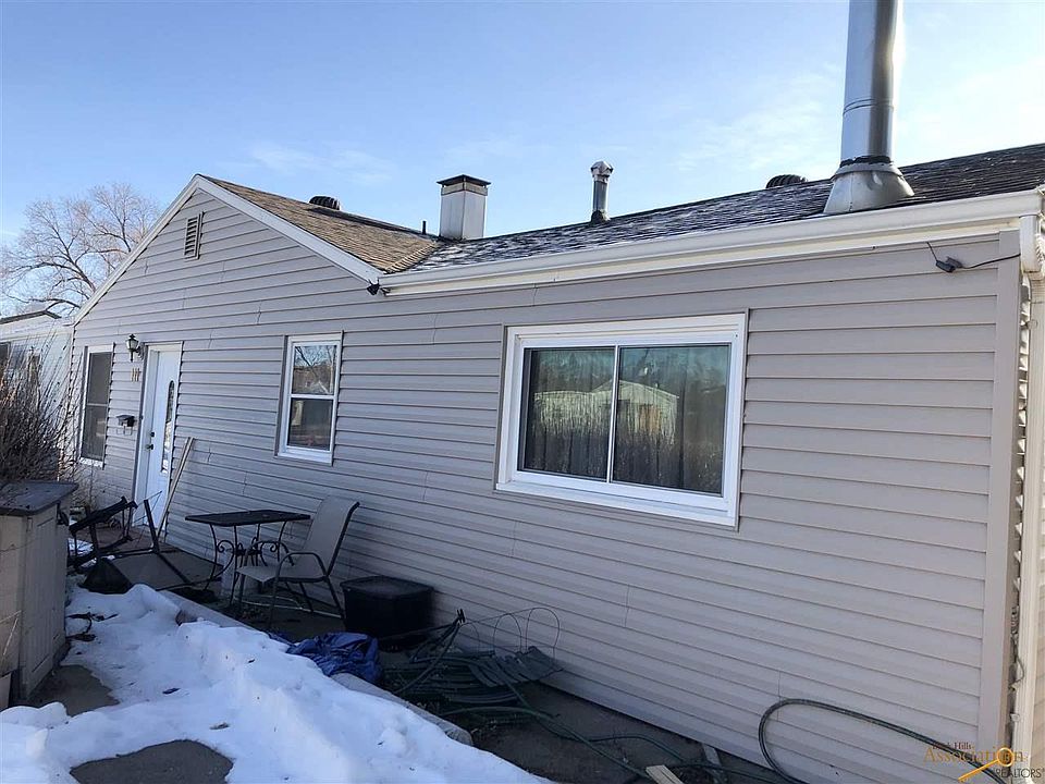 2nd image of 111 E Saint Andrew St