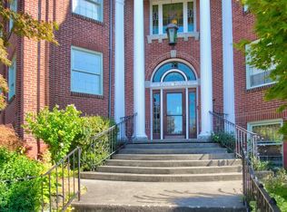 1100 17th Ave APT 101, Seattle, WA 98122