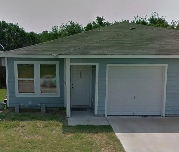 1210 Chaparral St — Photo 1