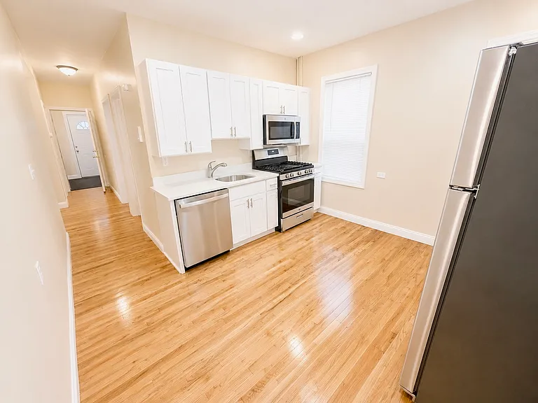19 Dunlap St #3 — Photo 2