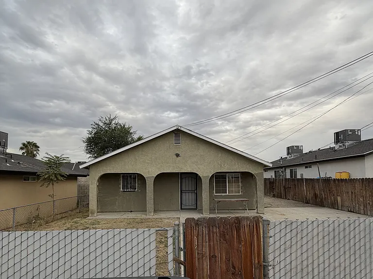 615 Irene St — Photo 1