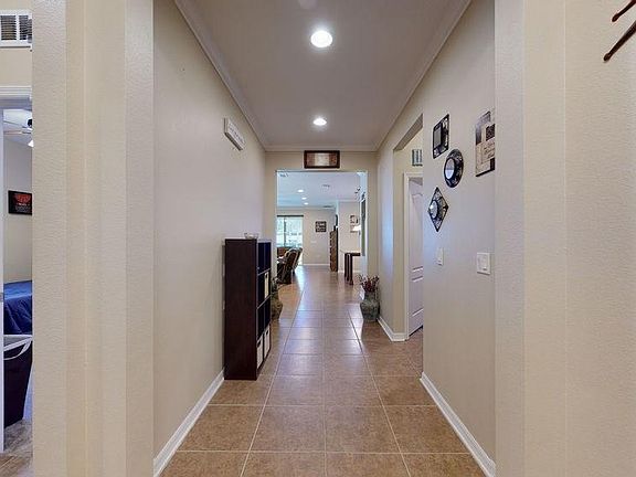 5th image of 64 Bruce Ln