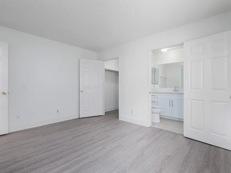 Garden View Apartments — Photo 19