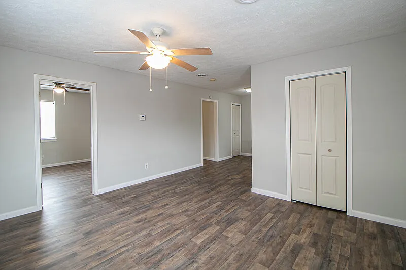 Building Photo - 404-13 Thompsonville Ln