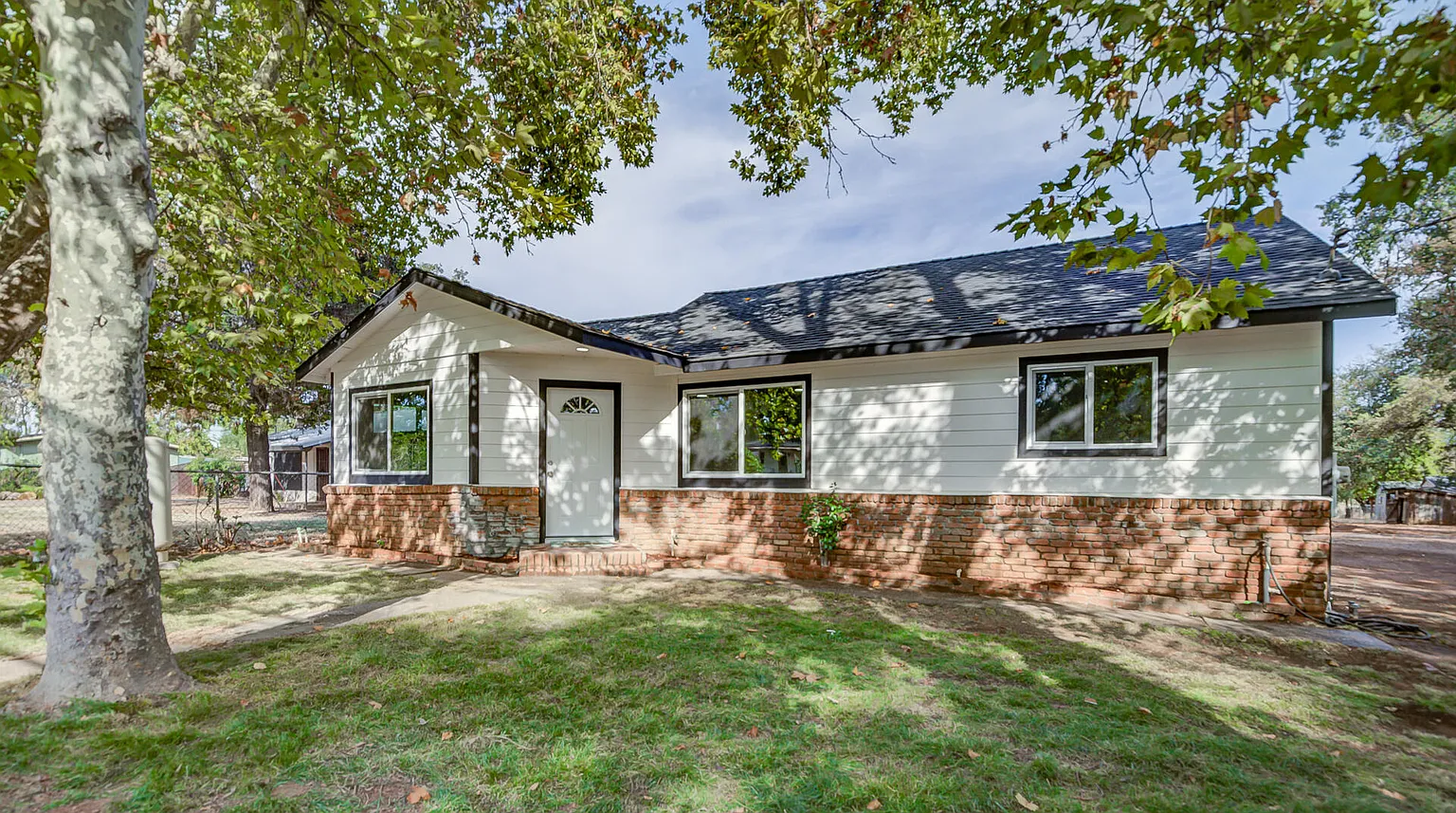 3445 Frances St photo 1
