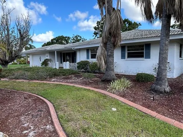 3267 Pine Valley Dr, Sarasota, FL 34239