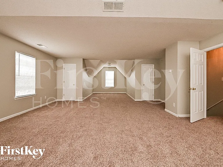 161 Titan Rd — Photo 6